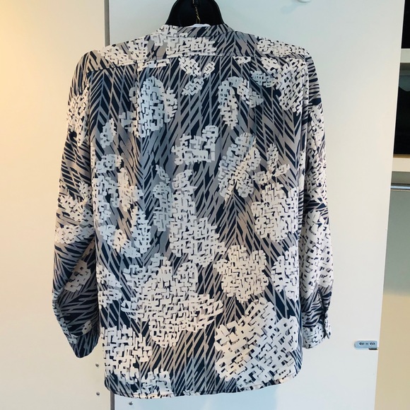 **Goodwill Sale**Collective Concepts Blouse - Picture 2 of 4